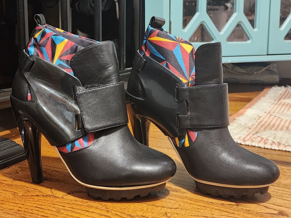 united nude size 36 booties